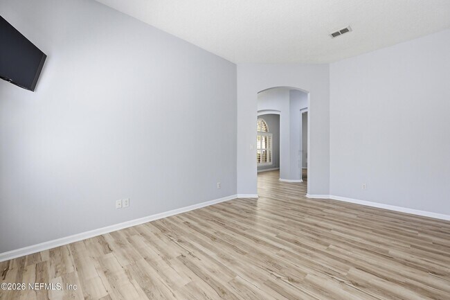 Building Photo - 14447 Cherry Lake Dr W
