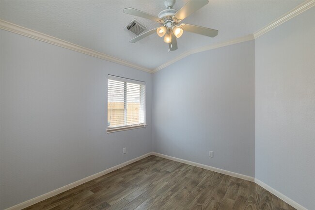 Building Photo - 25315 Sierra Woods Ln