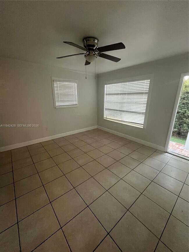 Building Photo - 700 N 68th Way