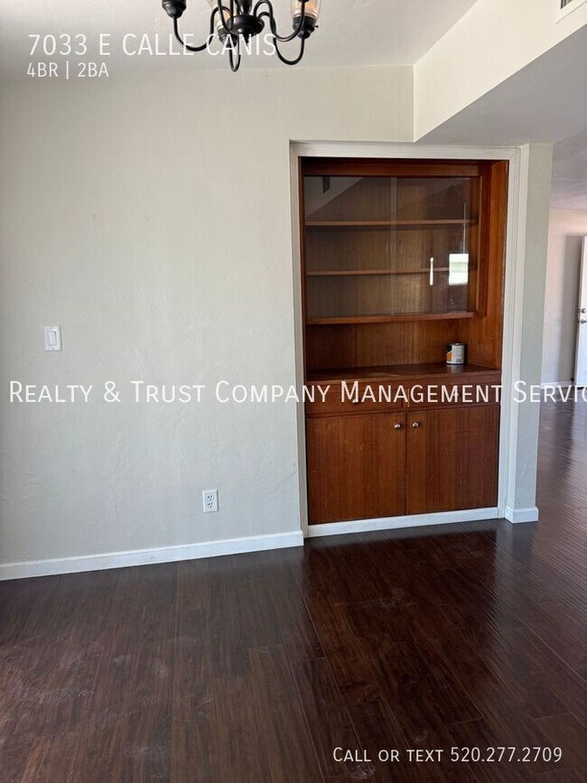 Building Photo - 7033 E Calle Canis