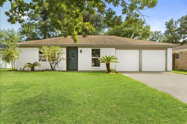 Building Photo - 9930 Valley Lake Dr