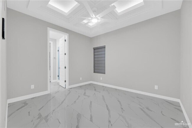 Building Photo - 16 E St