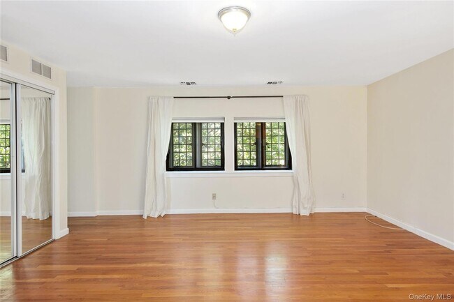 Building Photo - 403 Chateau Rive