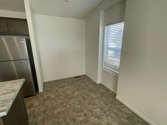 Building Photo - 3405 Sinton Rd