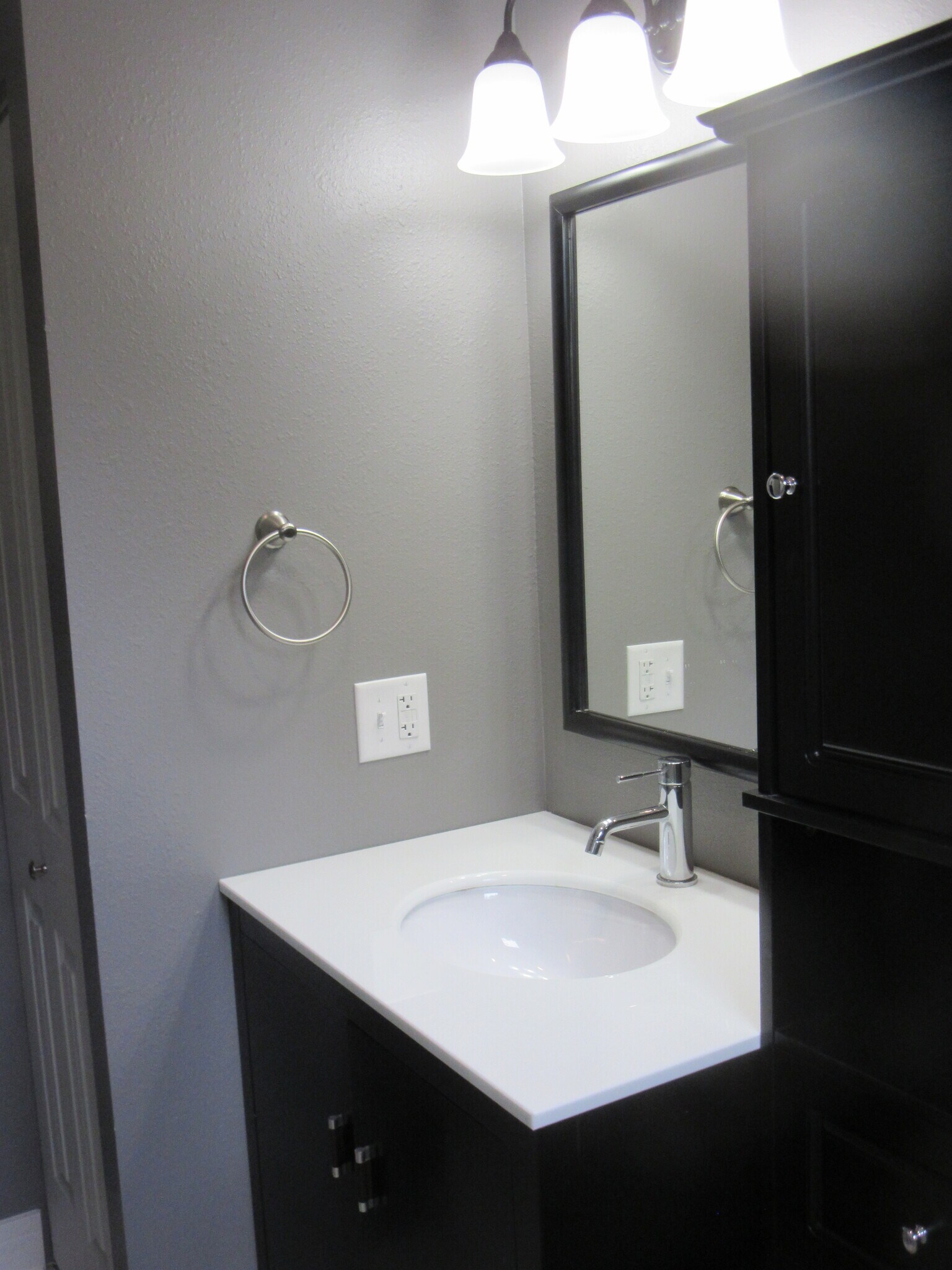 Building Photo - 108 W Columbia Ave