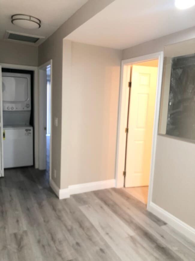 Building Photo - 4 BEDROOM / 2 BATH SINGLE FAMILY HOME W/ CASITA