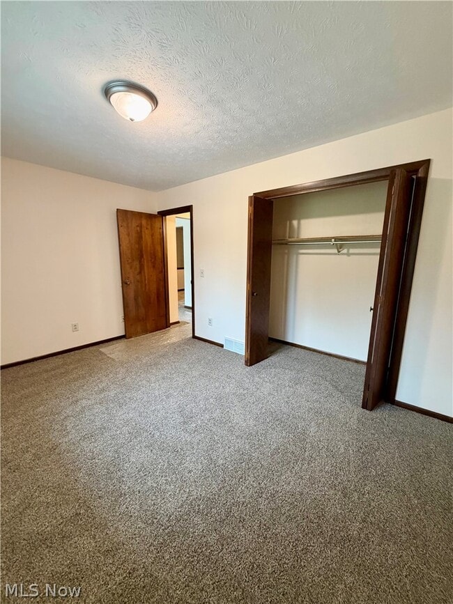 Building Photo - 6218 Island Dr NW