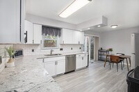 Building Photo - 13346 Lake Point Blvd