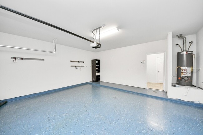 Building Photo - 25430 King Reyes St