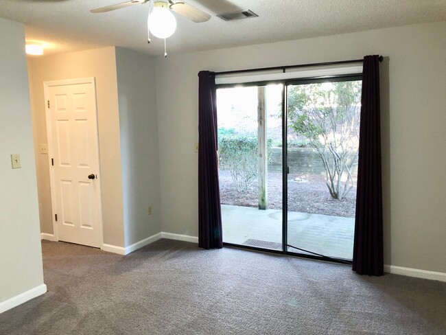 Building Photo - NOW AVAILABLE | 2BR 2BA CONDO | RECENTLY U...