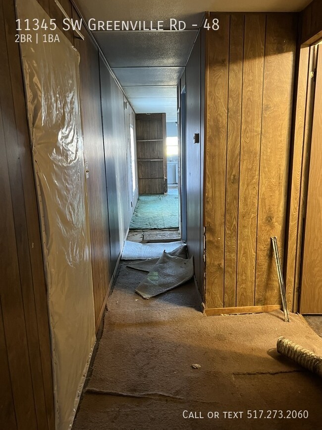 Building Photo - 2 bed 1 bath Mobile Home *Handy Man Special*