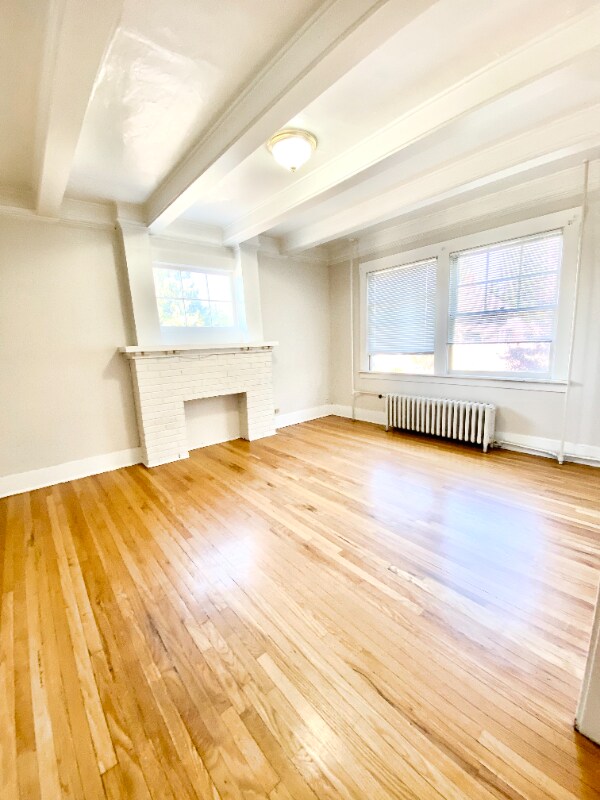 Building Photo - 901 N M St