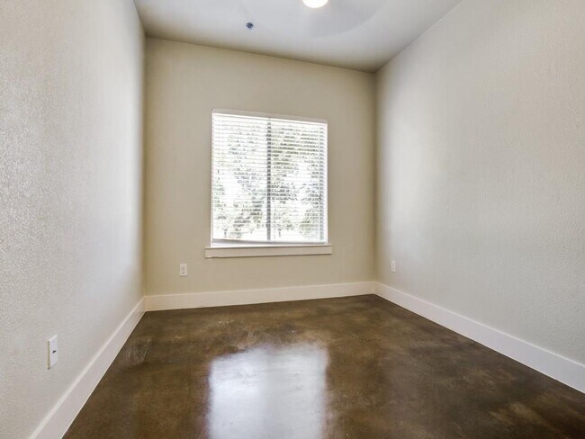 Building Photo - 3221 Elihu St