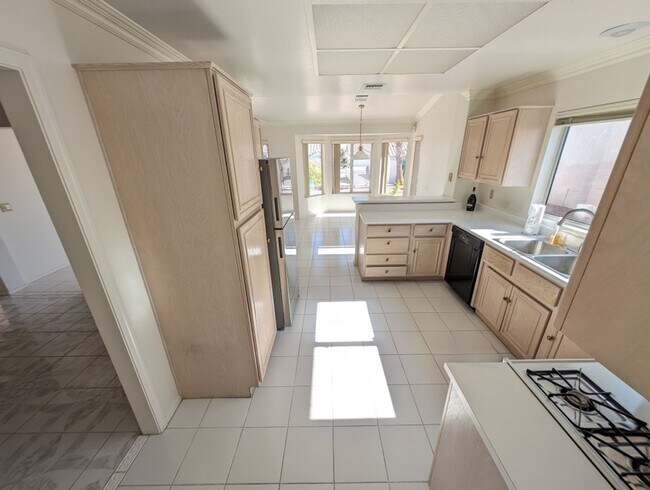 Building Photo - 2504 Sunup Dr