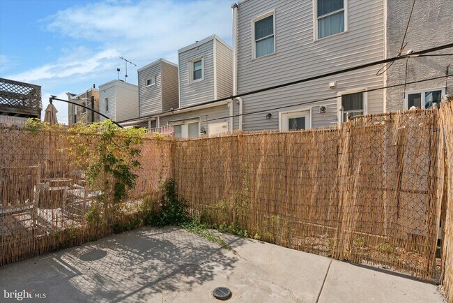 Building Photo - 408 Durfor St