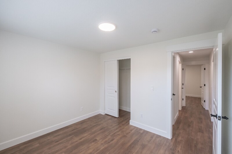 Building Photo - 918 NE Oakmont Loop