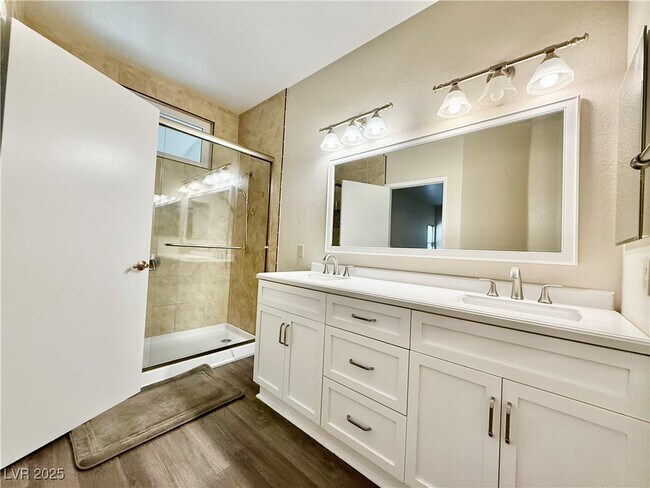 Building Photo - 1502 Cliff Branch Dr