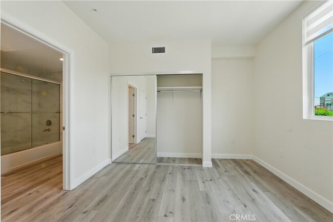 Building Photo - 11302 Morrison St