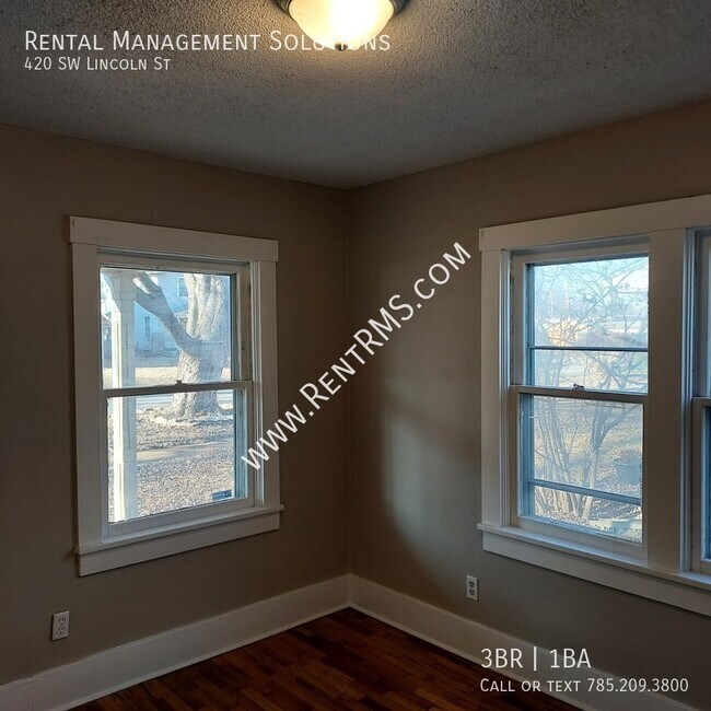 Building Photo - 420 SW Lincoln St