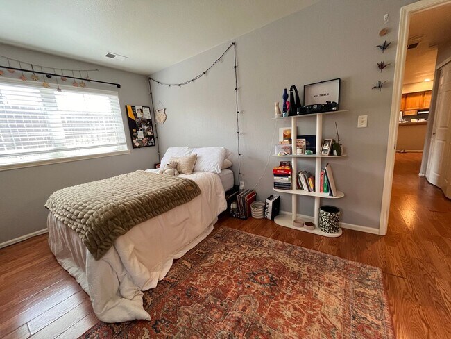 Building Photo - Beautiful Condo in Greeley