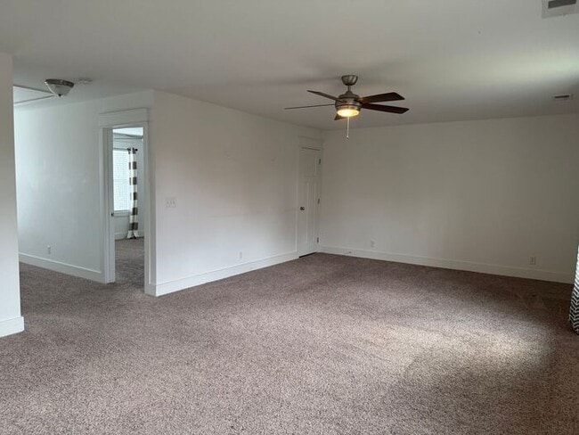 Building Photo - Beautiful Two-Story House in Woodbine - Fenced in Backyard