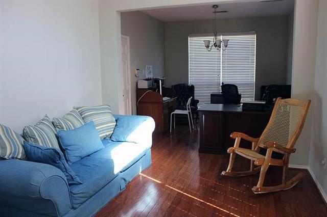 Building Photo - 2213 Ellis Dr