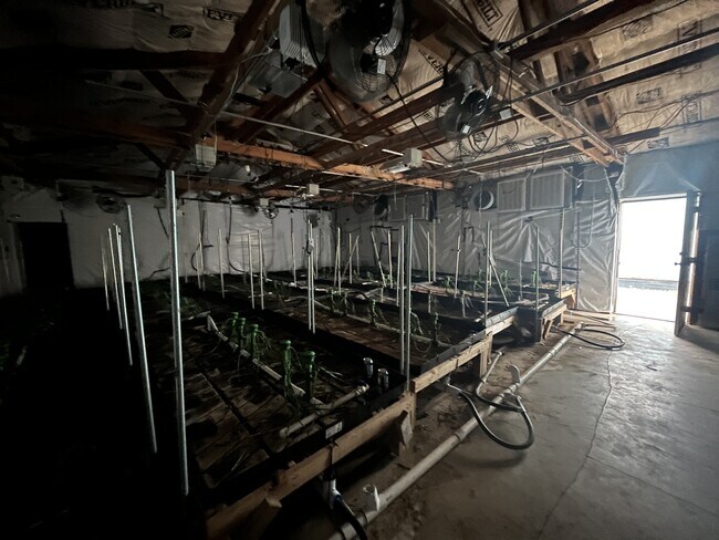 Building Photo - 16093 SW Roy Rogers Rd