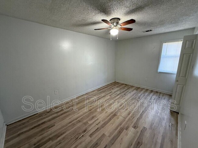 Building Photo - 1618 W Matthews Ave