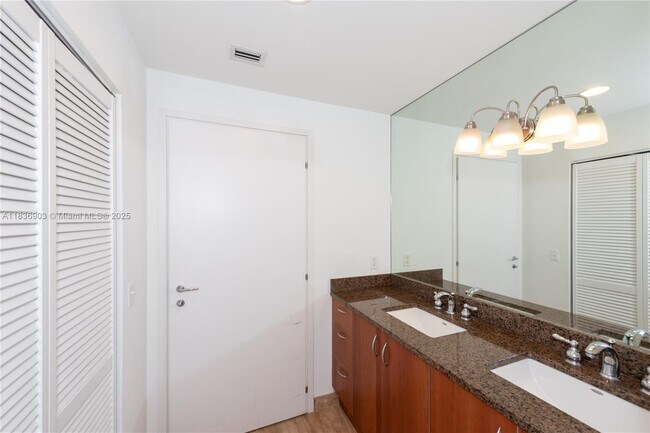 Building Photo - 300 S Biscayne Blvd