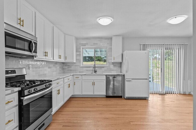 Building Photo - 2629 Glenoak Dr