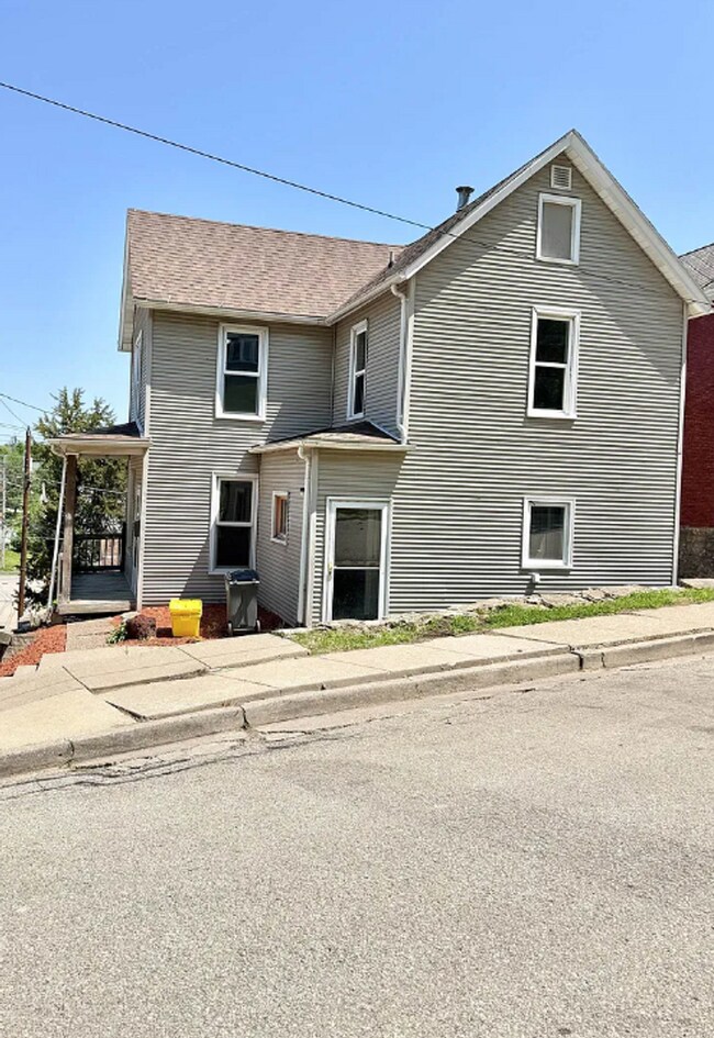 Building Photo - 2106 Kleine St