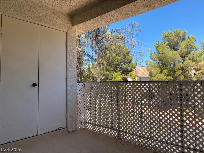 Building Photo - 4805 Nara Vista Way