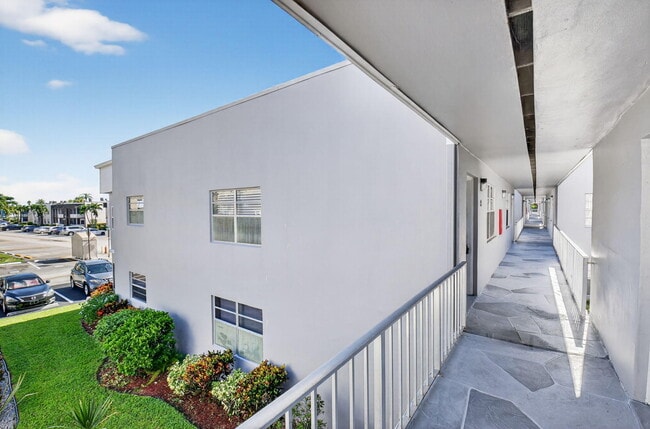 Building Photo - 184 Burgandy Way