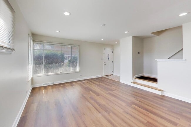 Building Photo - 4908 Carol St