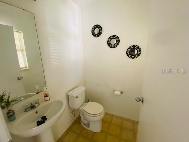 Building Photo - 1064 Chalcedony St