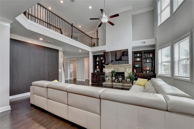 Building Photo - 6035 Ashborough Park