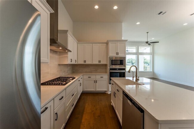 Building Photo - 152 Limestone Dr