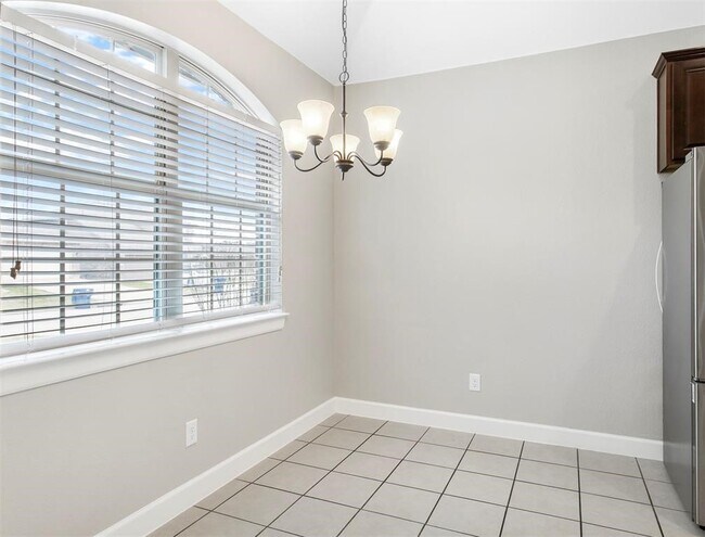 Building Photo - 304 Country Crossing Cir