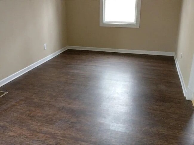 Building Photo - 805 Eva St