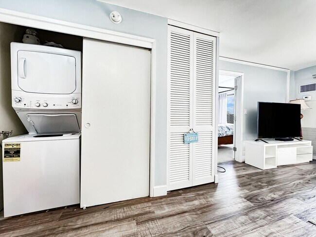 Building Photo - Fully Furnished Waikiki Condo with Direct Ocean Views, Parking, Central A/C