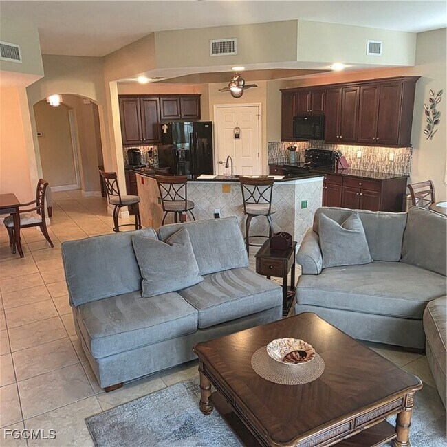 Building Photo - 10637 Pelican Preserve Blvd