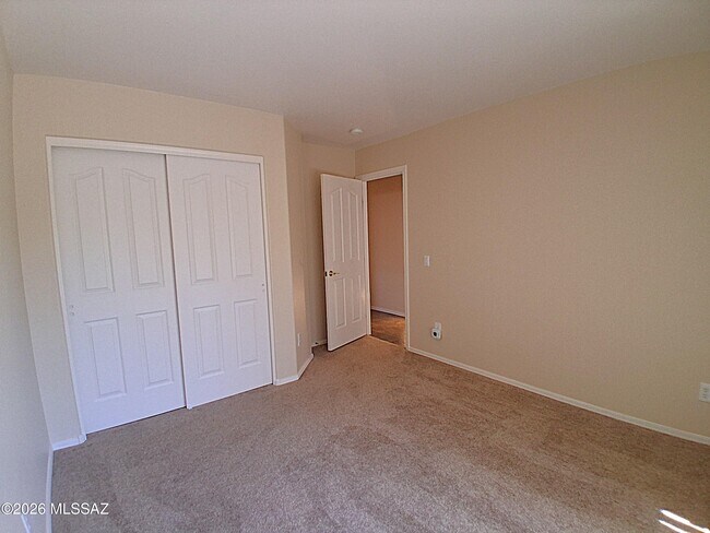 Building Photo - 995 N Western Sunset Dr