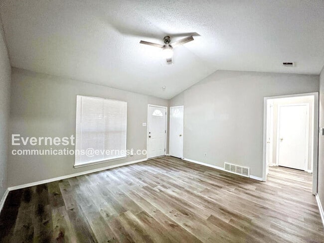 Building Photo - 3760 Heathcliff Dr