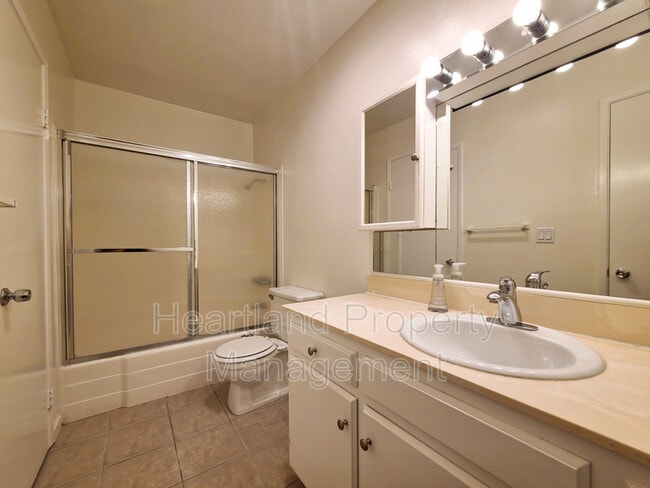 Building Photo - 7858 Cowles Mountain Ct