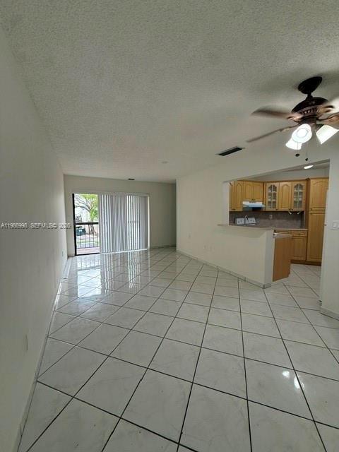 Building Photo - 660 W Park Dr