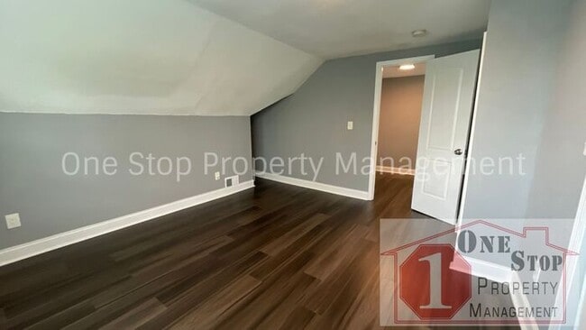 Building Photo - Beautiful 4 Bedroom 2.5 Bathroom Home in K...