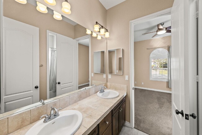 Building Photo - Stunning Single-Story Luxury Home in Coveted Rolling Hills Ranch