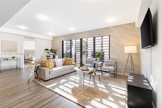 Building Photo - 2955 Bird Ave