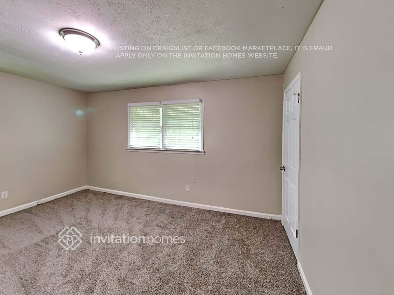 Building Photo - 5675 Elmtree Dr