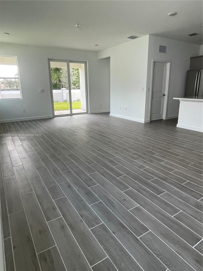 Building Photo - 4524 Catalina Wy